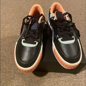 Puma multi colored sneaker